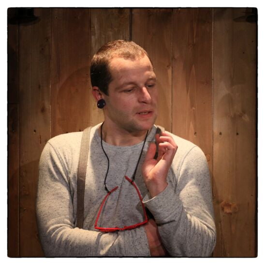 Fándly Csaba Kövek a zsebben előadásfotó