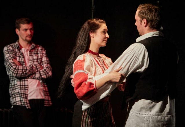 lg-duna_tancmuhely_-_kava_kulturalis_muhely_-_nemzeti_tancszinhaz__talpuk_alatt2