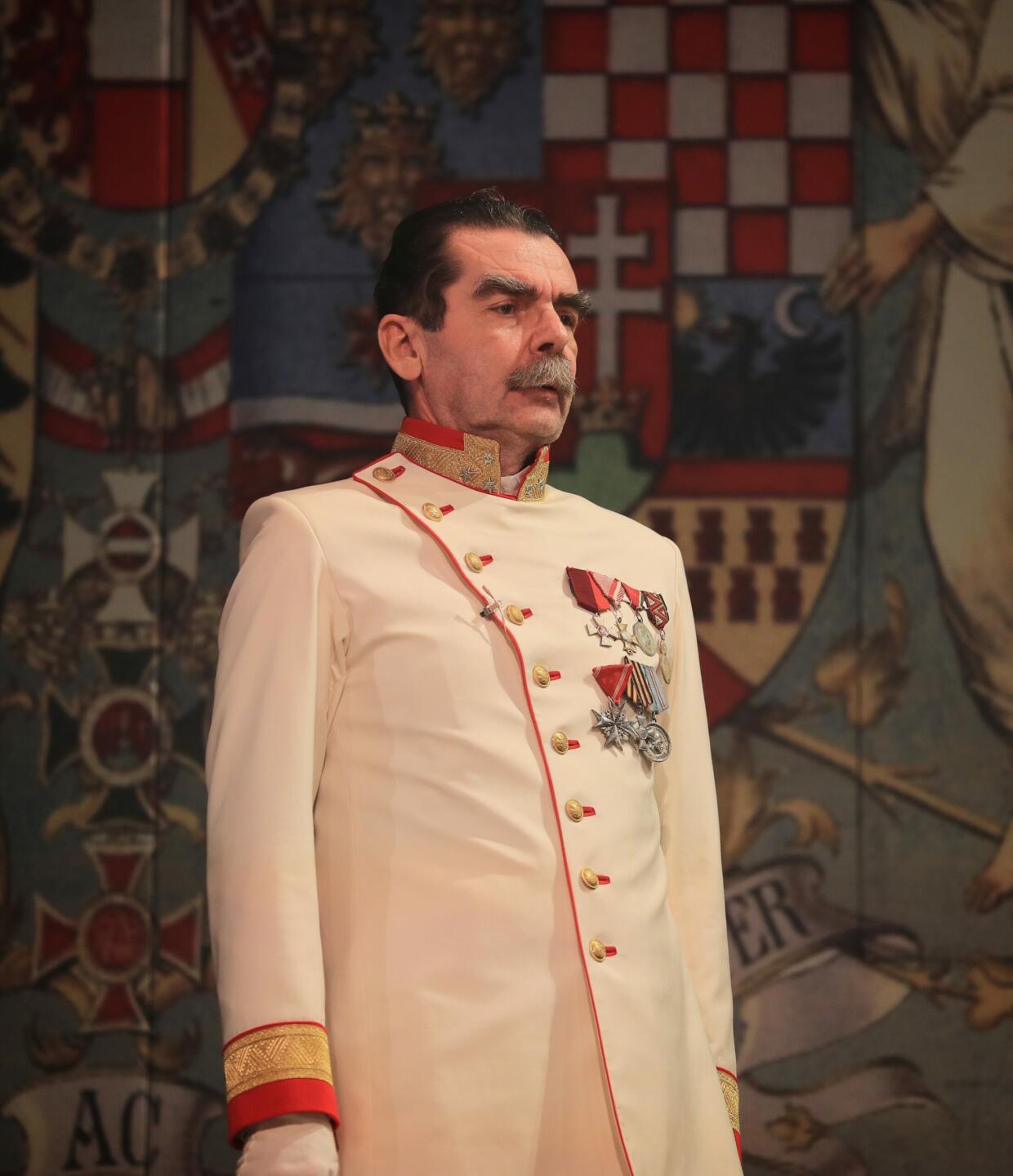 Serf Egyed Cs&aacute;rd&aacute;skir&aacute;lynő előad&aacute;sfot&oacute;
