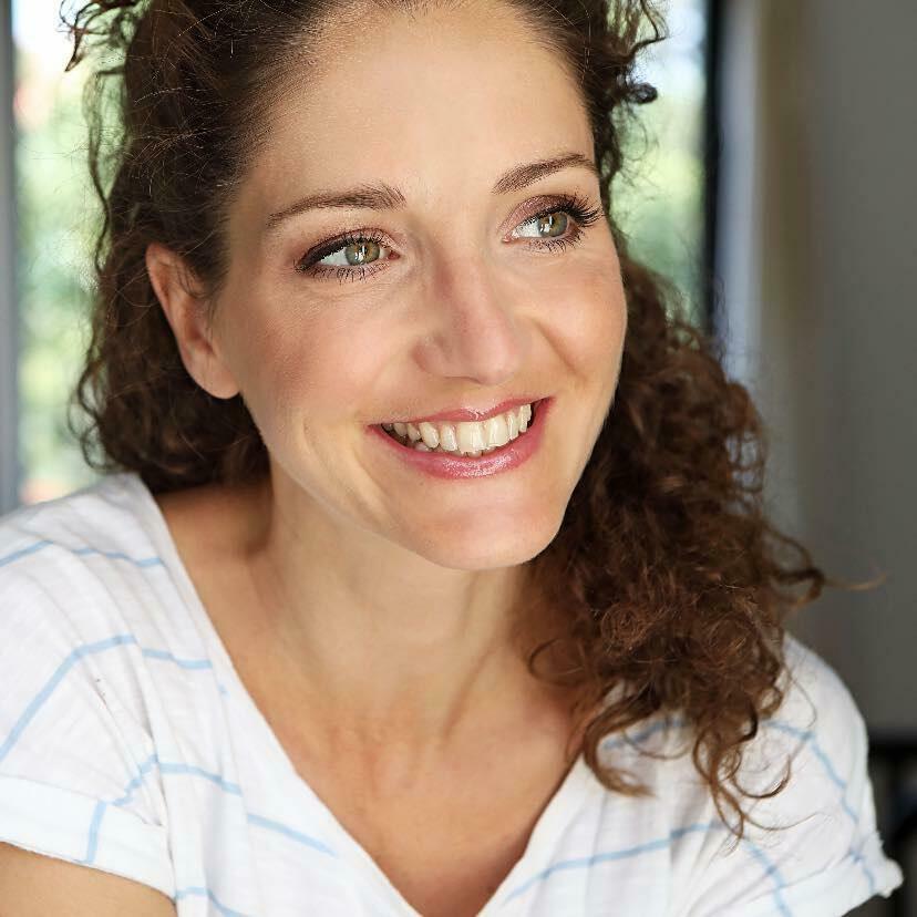 Erdélyi Timea társulati fotó