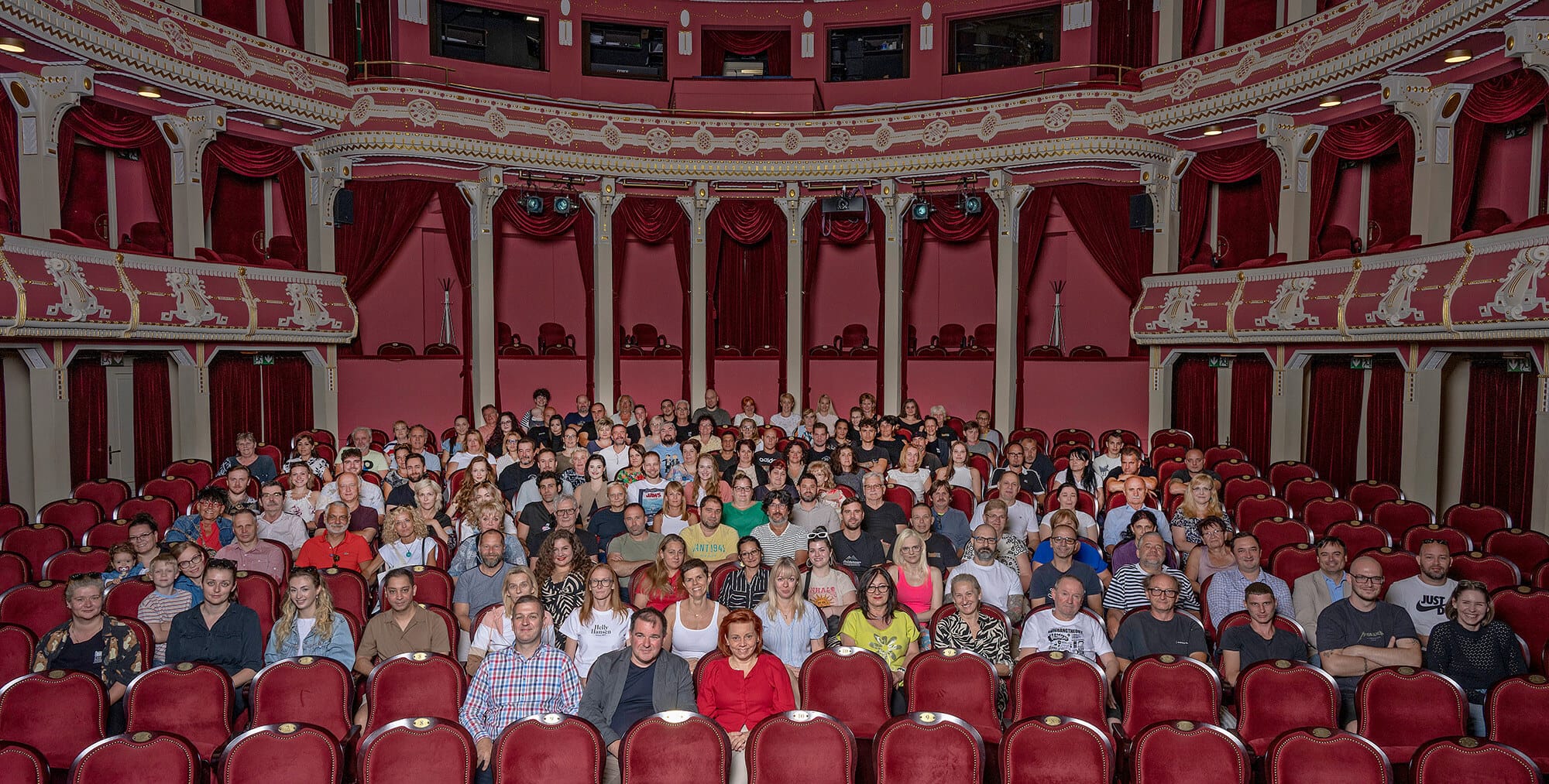 A csiky Gergely Színház társulati fotója 2025. 08. 25-én